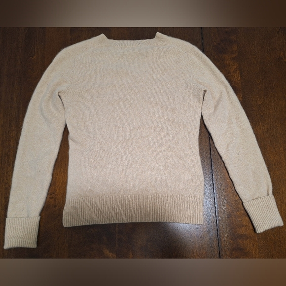 Light Beige Cashmere Sweater - Picture 3 of 4